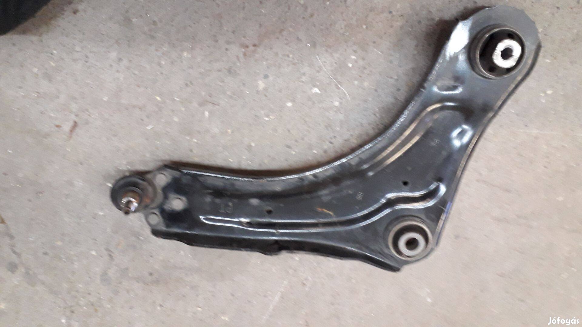 Renault Fluence jobb első lengőkar
