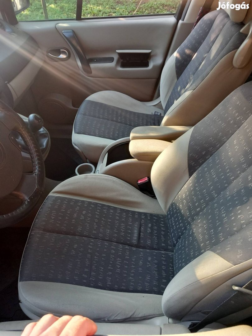 Renault Grand Scenic 2 alkatrészek.
