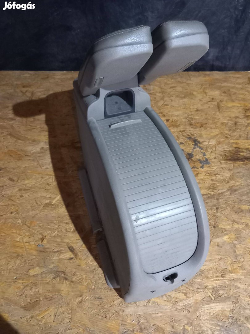 Renault Grand Scenic könyöklő