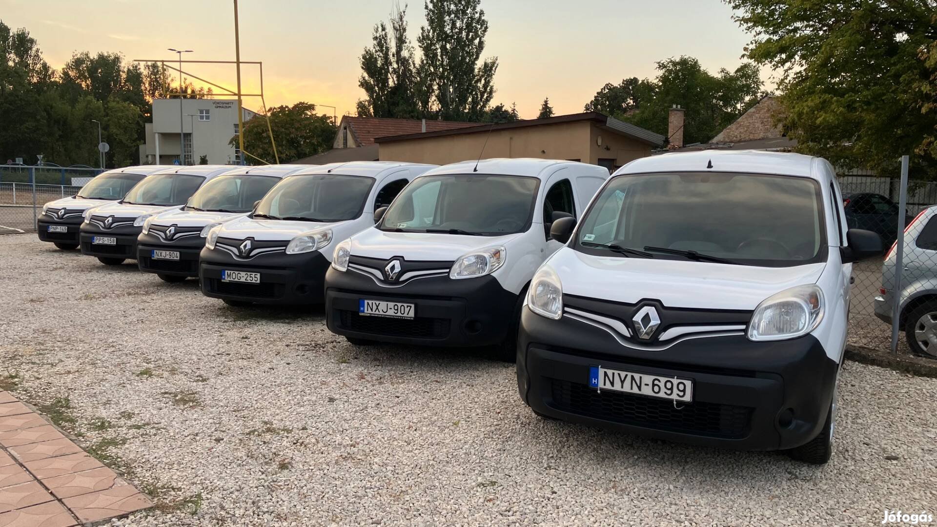 Renault Kangoo-k bérelhetők hosszú távra!