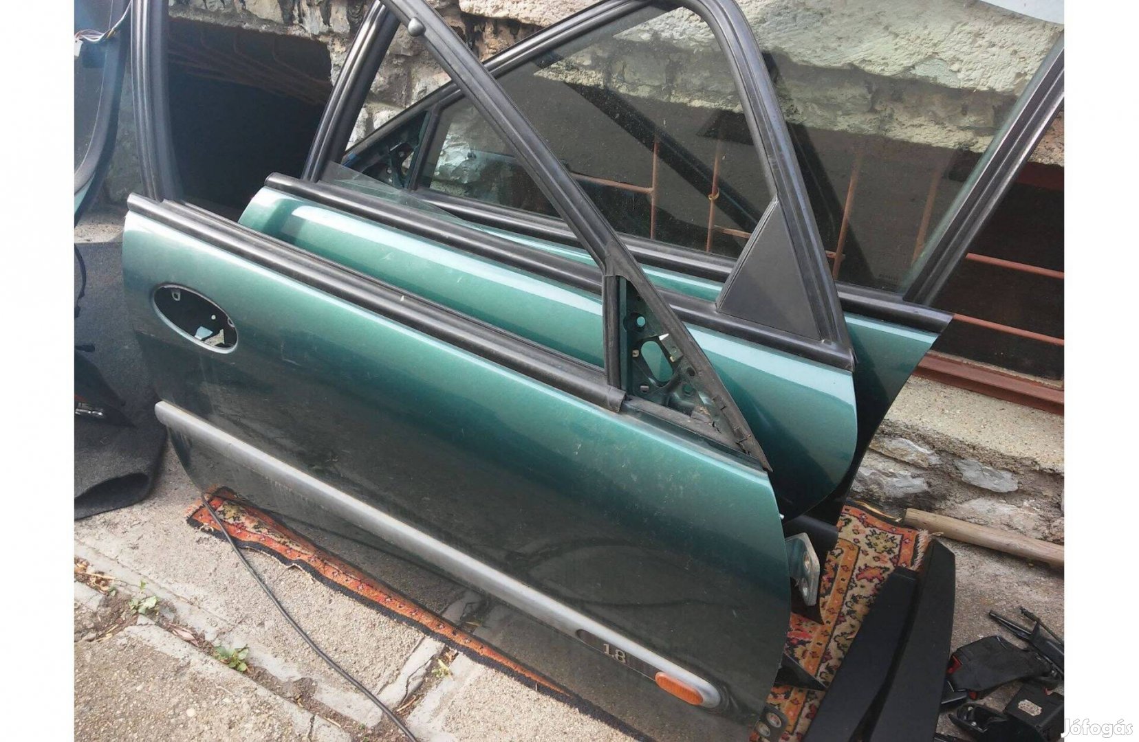 Renault Laguna I jobb első ajtó hibátlan állapotban! Teljesen rozsda é