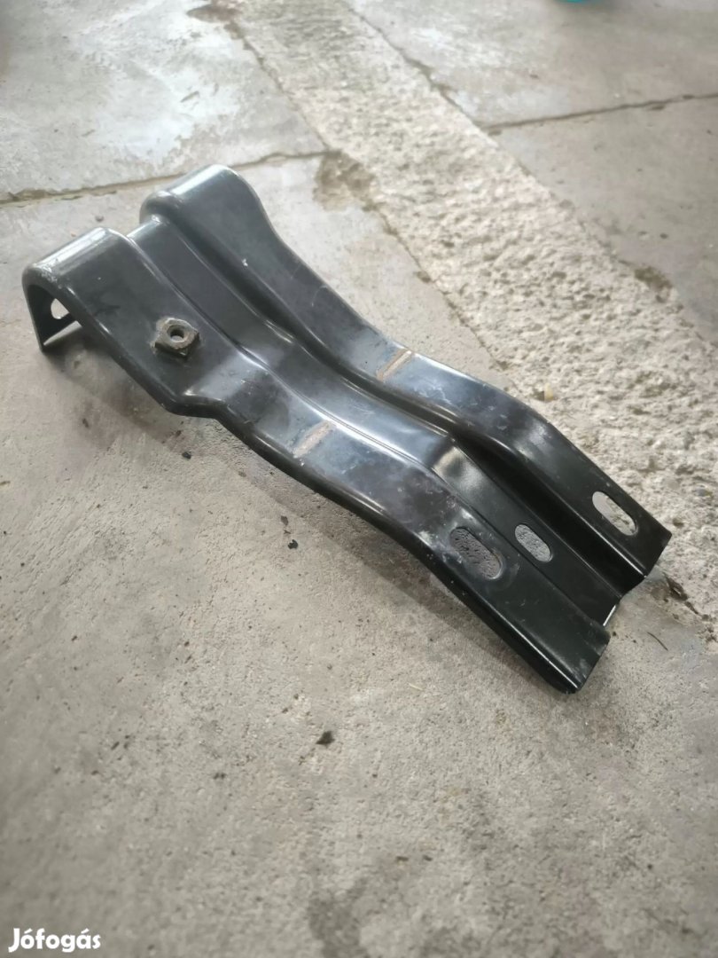 Renault MASTER Opel MOVANO 03- Első homlokfal középső tartó