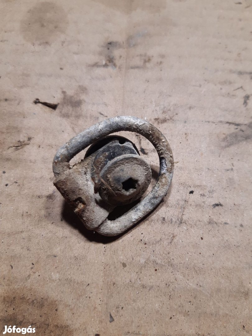 Renault Master 03-10 Rakományrögzítő Fül