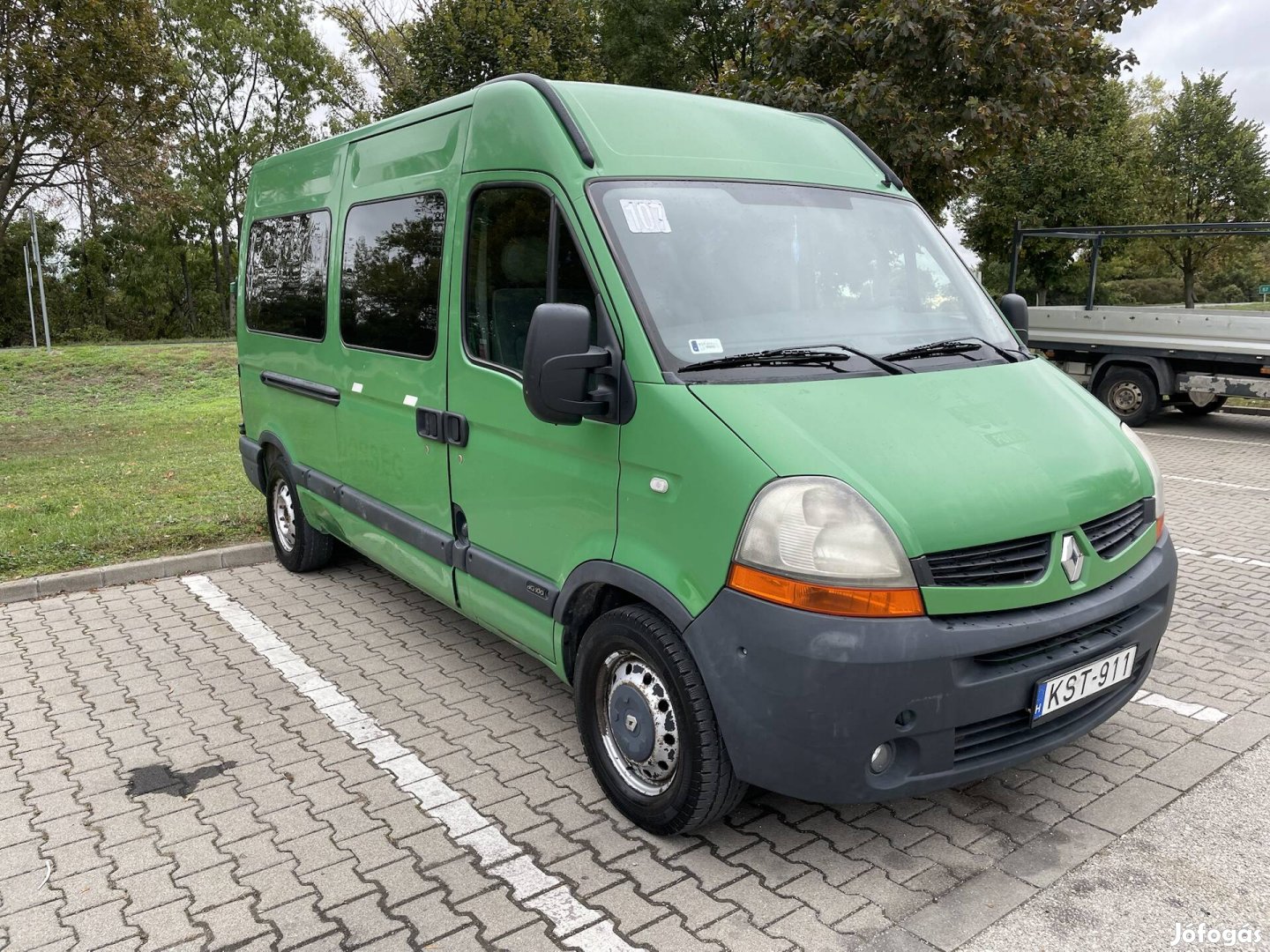 Renault Master 2.5 dci 9 fős kisbusz
