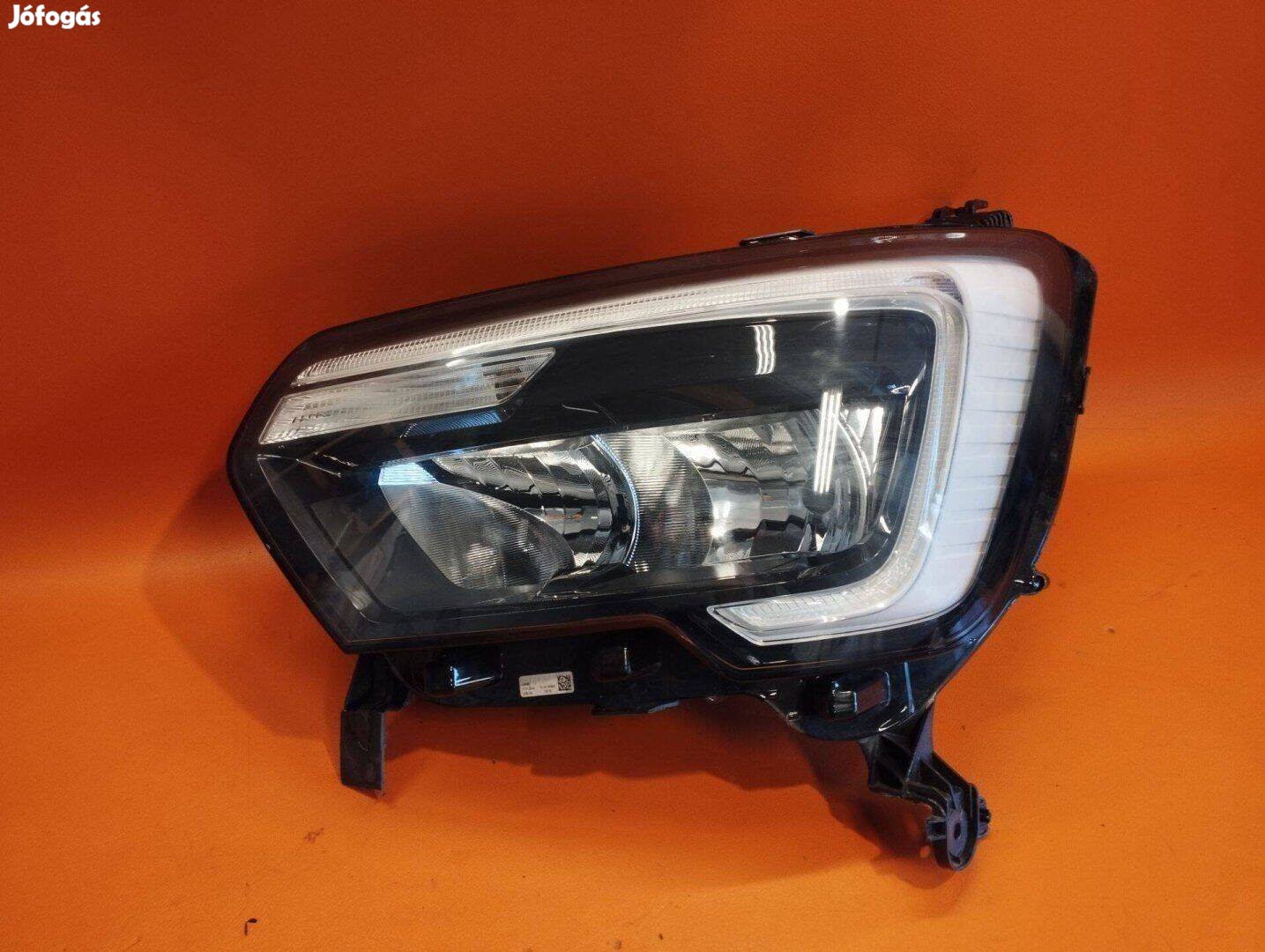 Renault Master 3,3 bal led halogén lámpa 1F 260607867R (M.40)