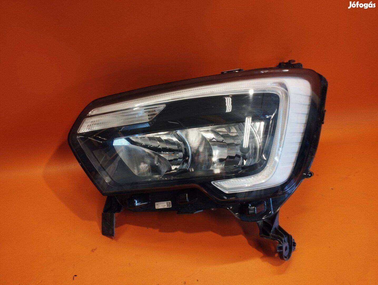 Renault Master 3,3 bal led halogén lámpa 1F 260607867R (M.40)