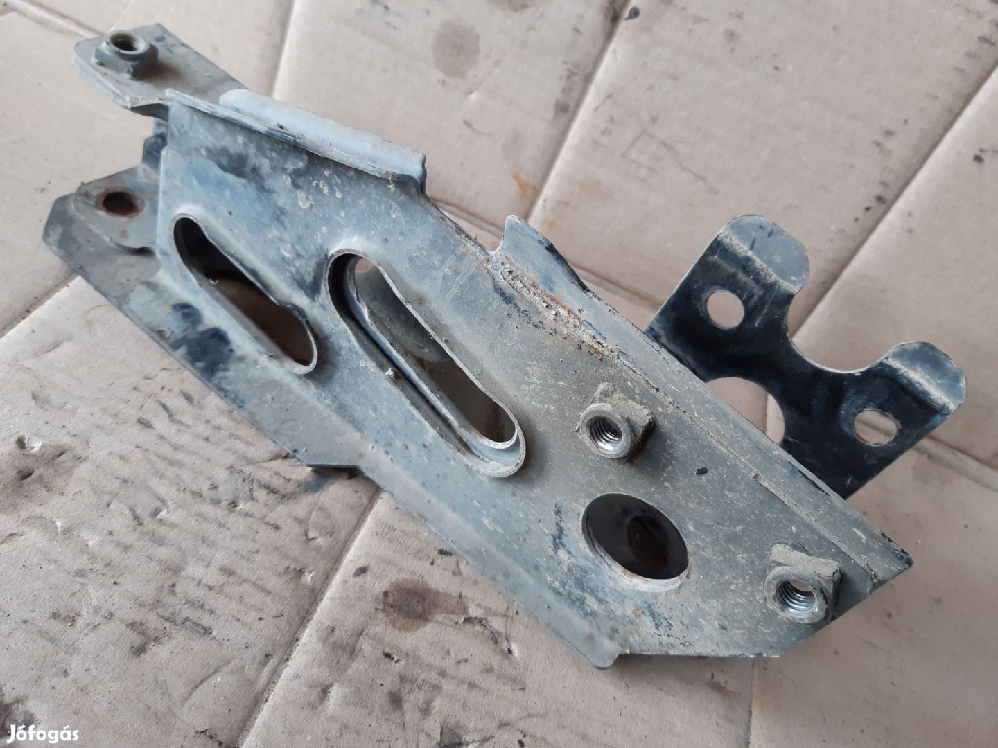 Renault Master Jobb Első Lengőkar Tartó Konzol