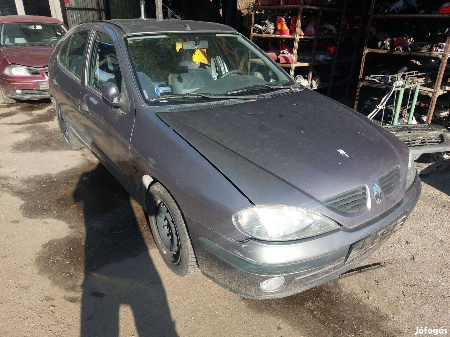 Renault Megane 1/2 karosszéria elemei szürke