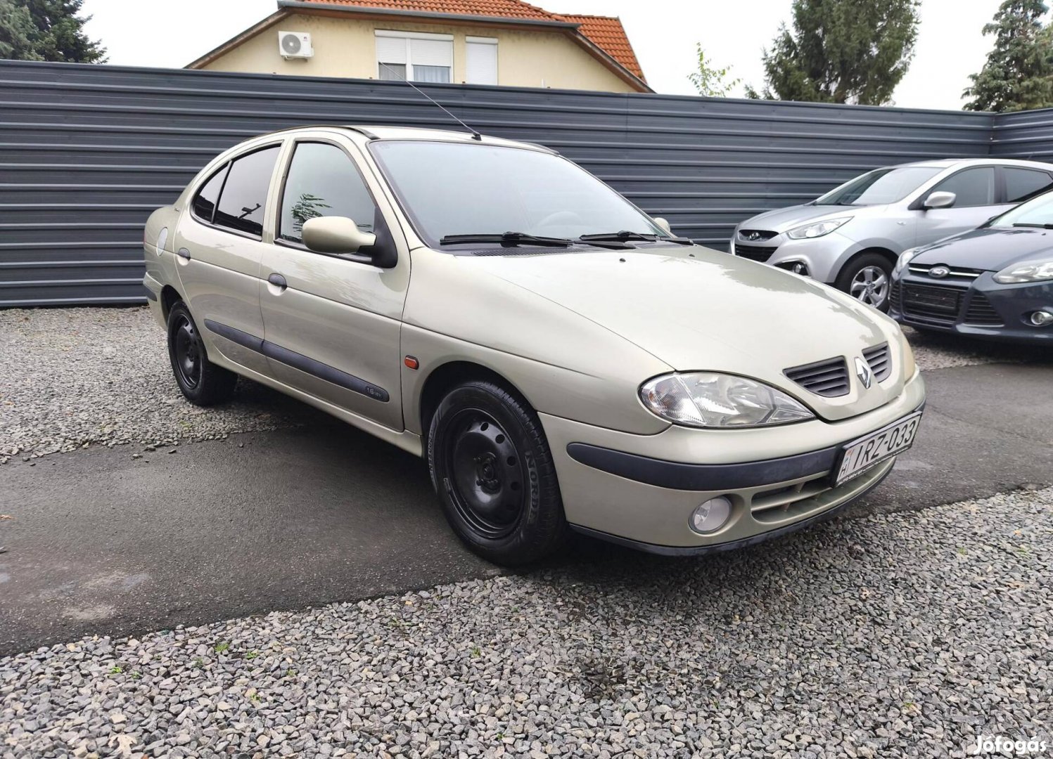 Renault Megane 1.6 Authentique Plus 13 éve 1 tu...