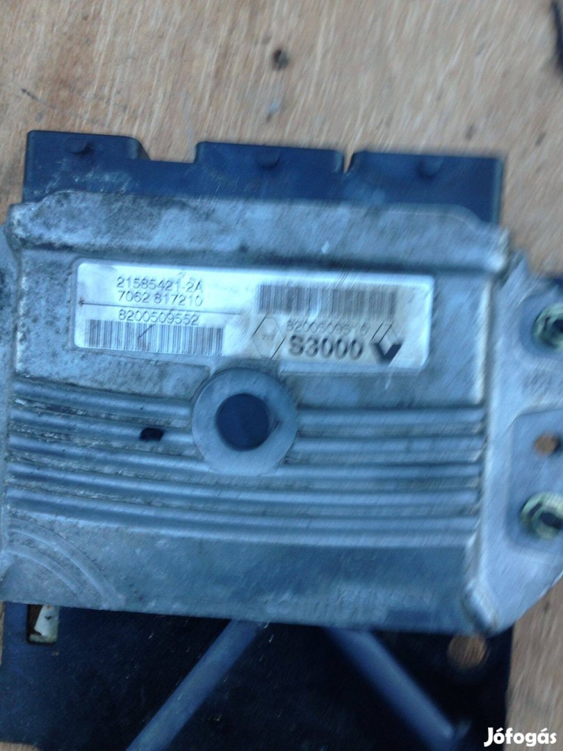 Renault Megane 1.6 motorvezérlő 21585421-2A 2002-2009 posta megoldható