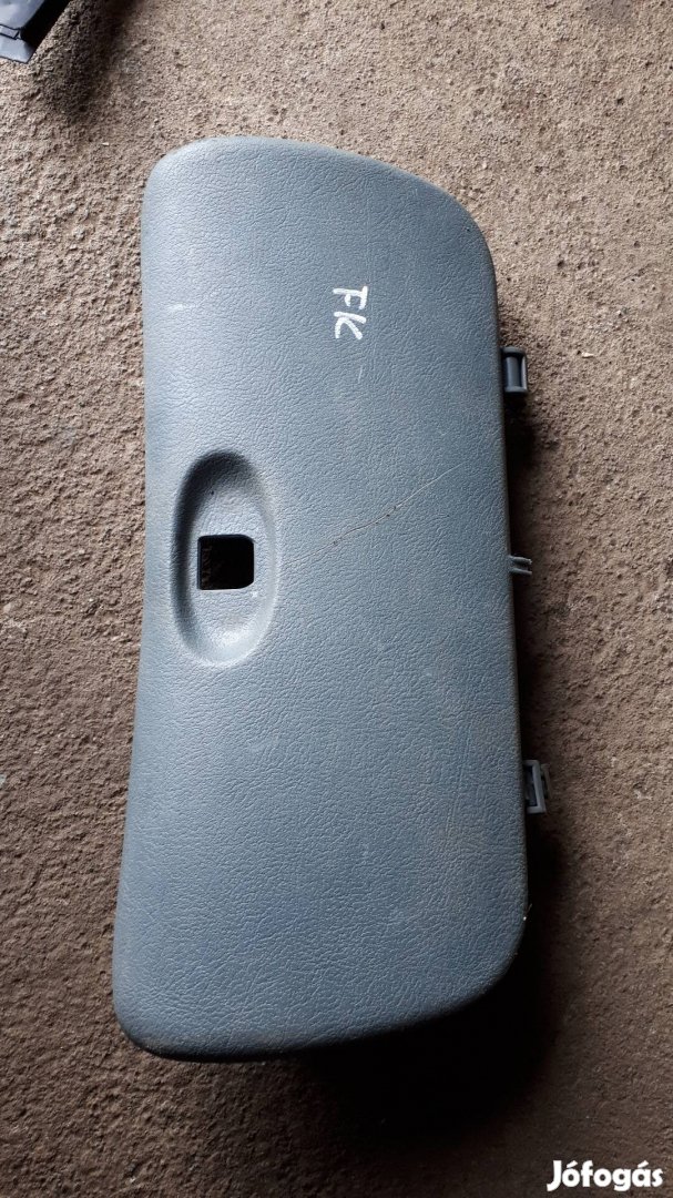 Renault Megane 1, 1998  kesztyűtartó ajtó zár nélkül 
