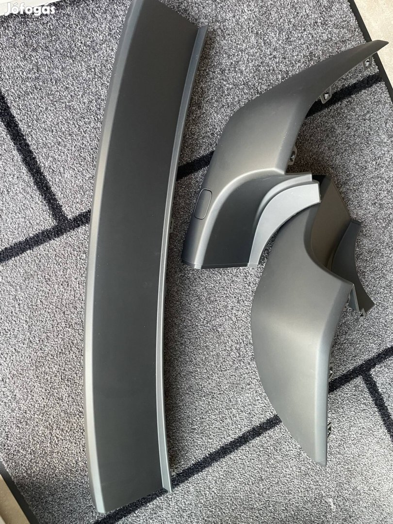 Renault Megane 2 kombi hátsó lökhárító díszléc garnitúra