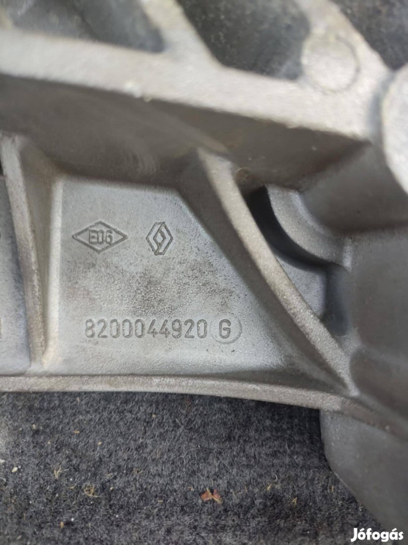 Renault Megane 2 motortartó bak 8200044920