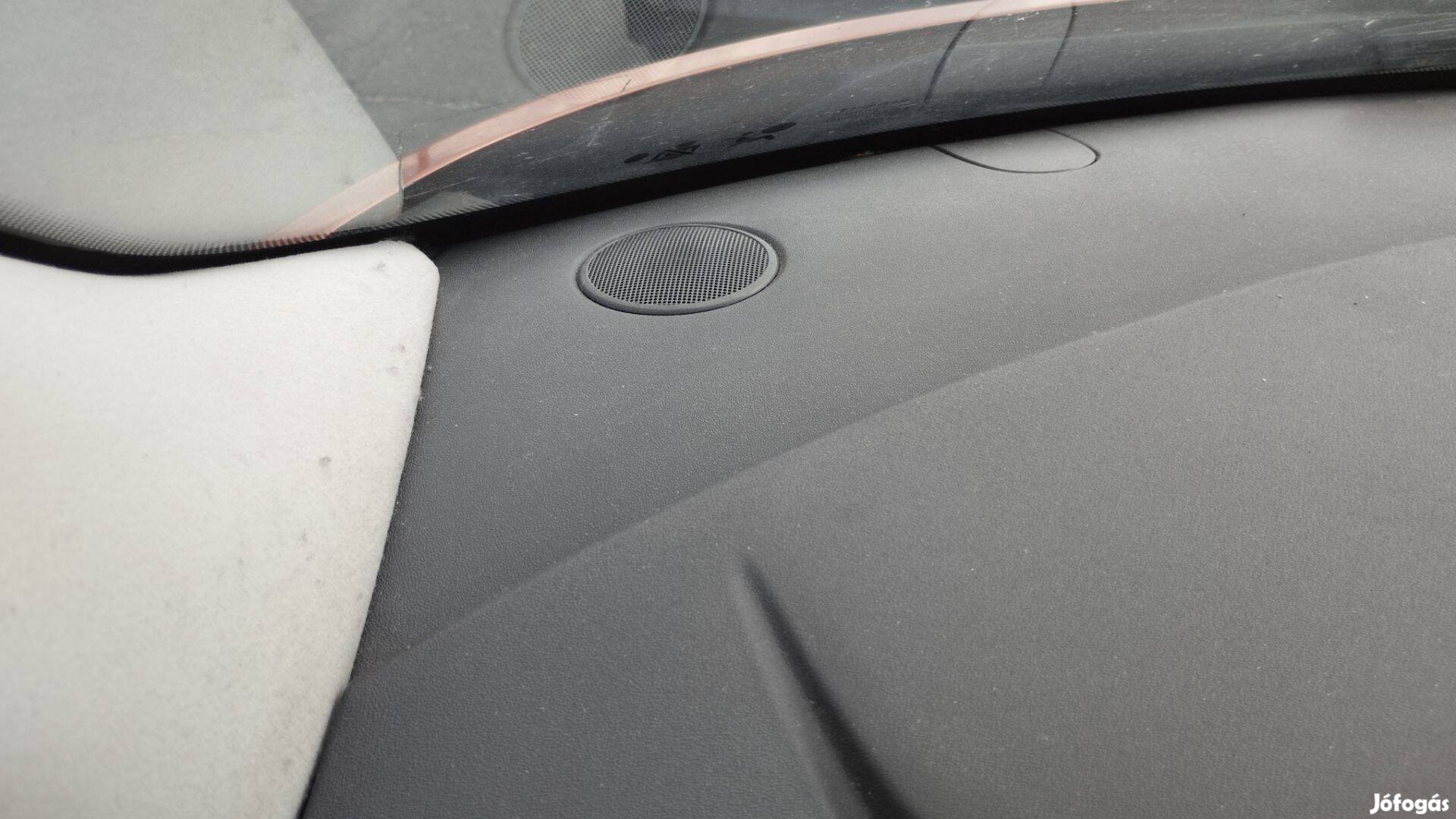 Renault Megane II, Scenic II műszerfal hangszóró rács