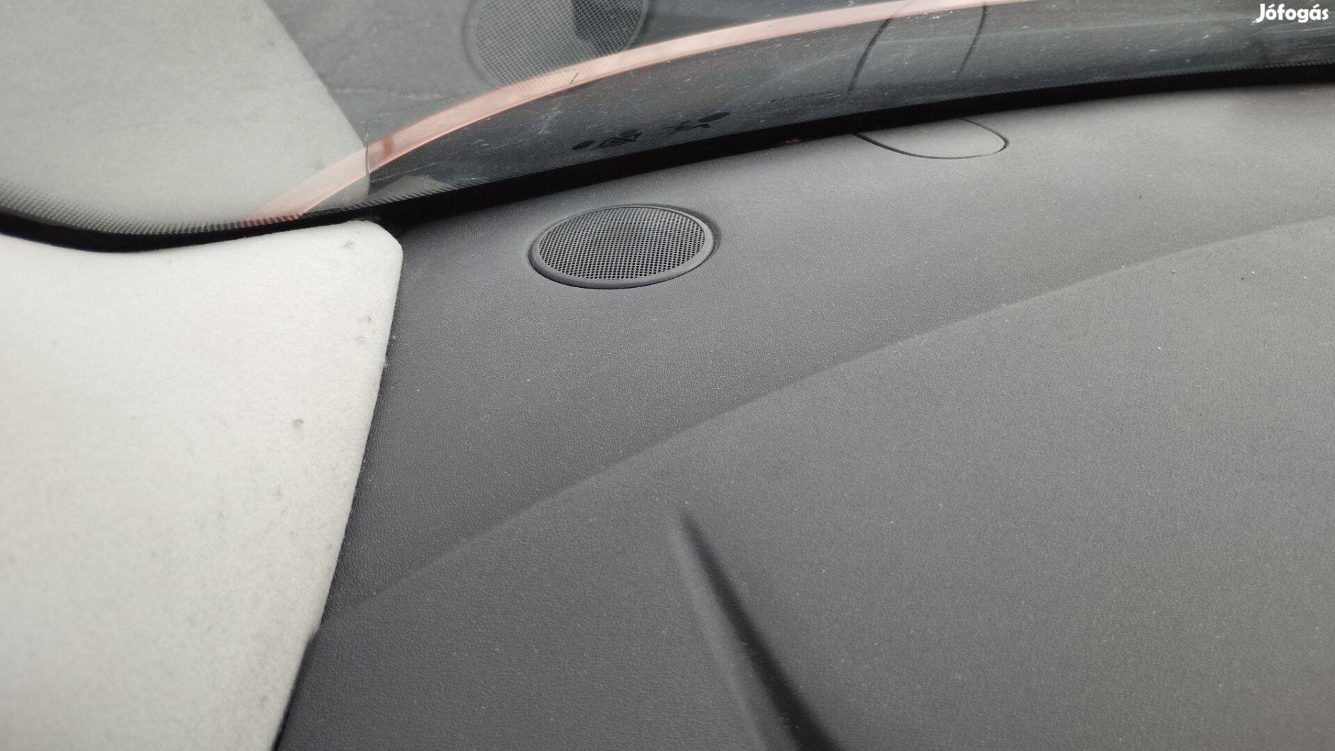 Renault Megane II, Scenic II műszerfal hangszóró rács