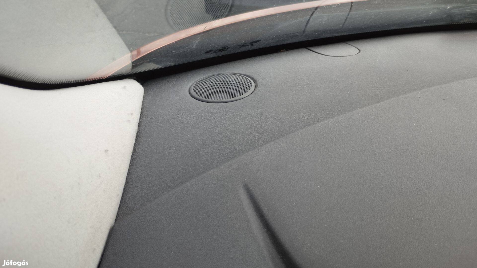 Renault Megane II, Scenic II műszerfal hangszóró rács