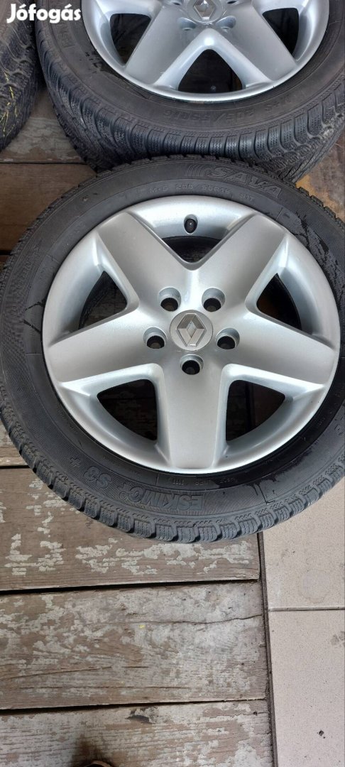 Renault Megane gyári felni jó gumikkal 