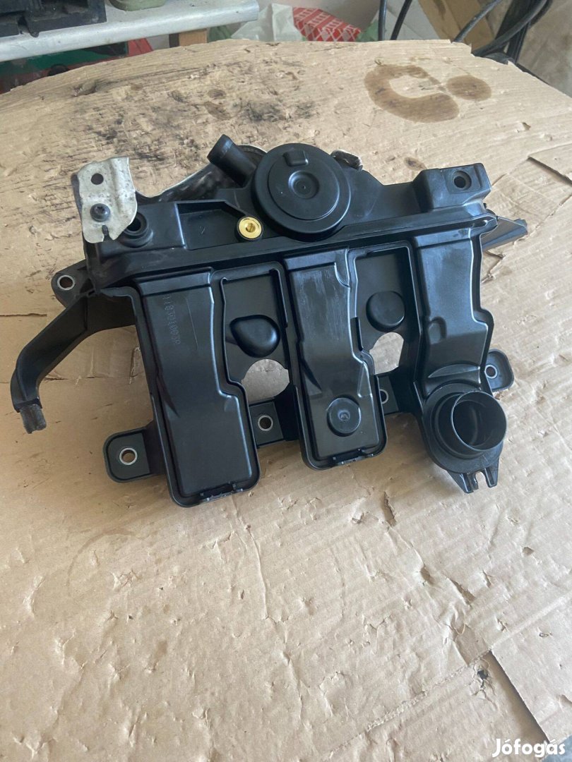 Renault Megane gyári szelepfedél