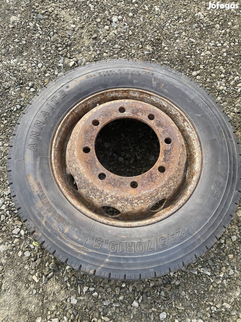 Renault Midlum felni gumival :245/79R19.5 húzó 