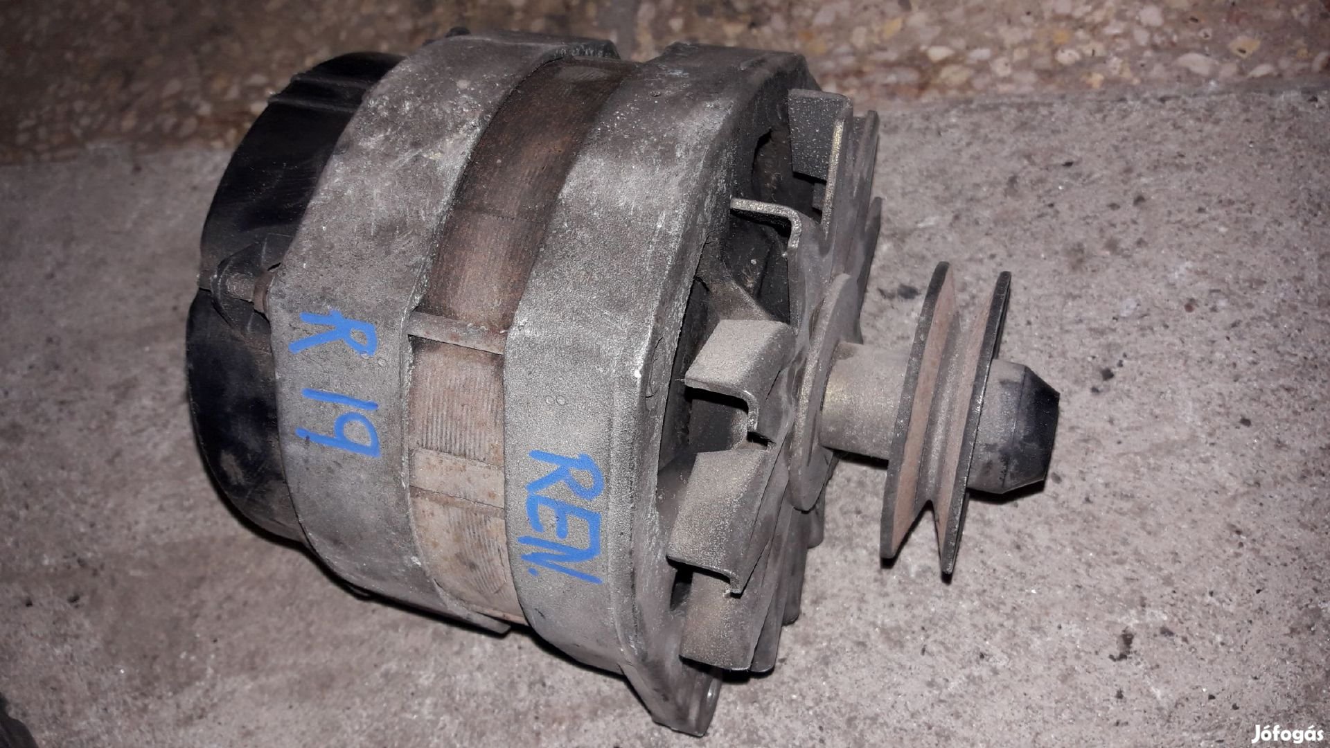 Renault R19 Generátor