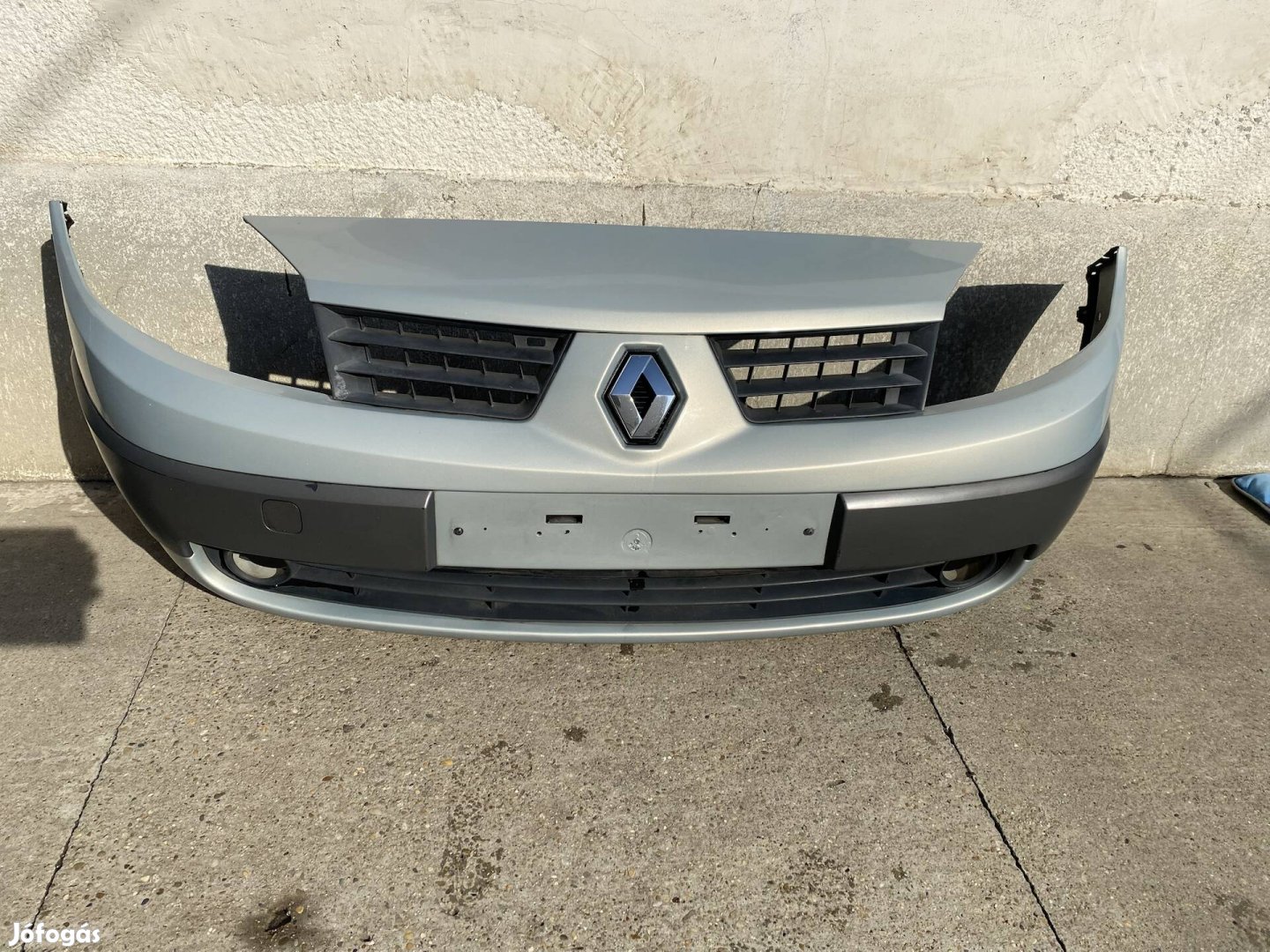 Renault Scenic 2003-2006-ig első lökhárító 