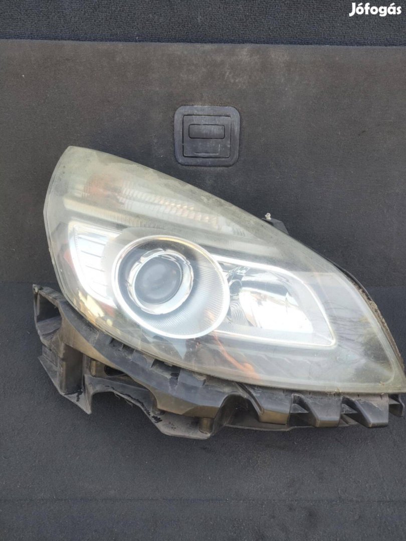 Renault Scenic 2 FL xenon lámpa jobb első fül törött