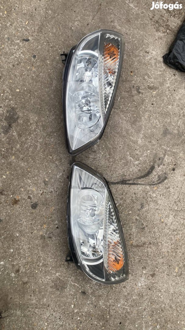 Renault Scenic 2 első fényszóró pár 2003-2006-ig