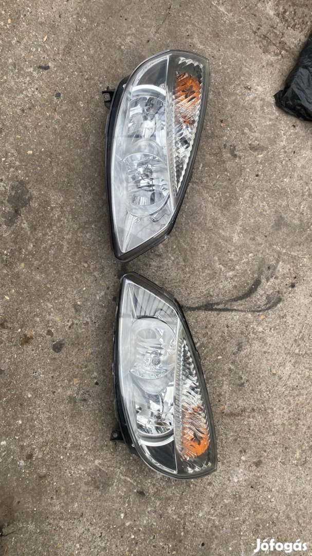 Renault Scenic 2 első fényszóró pár 2003-2006-ig