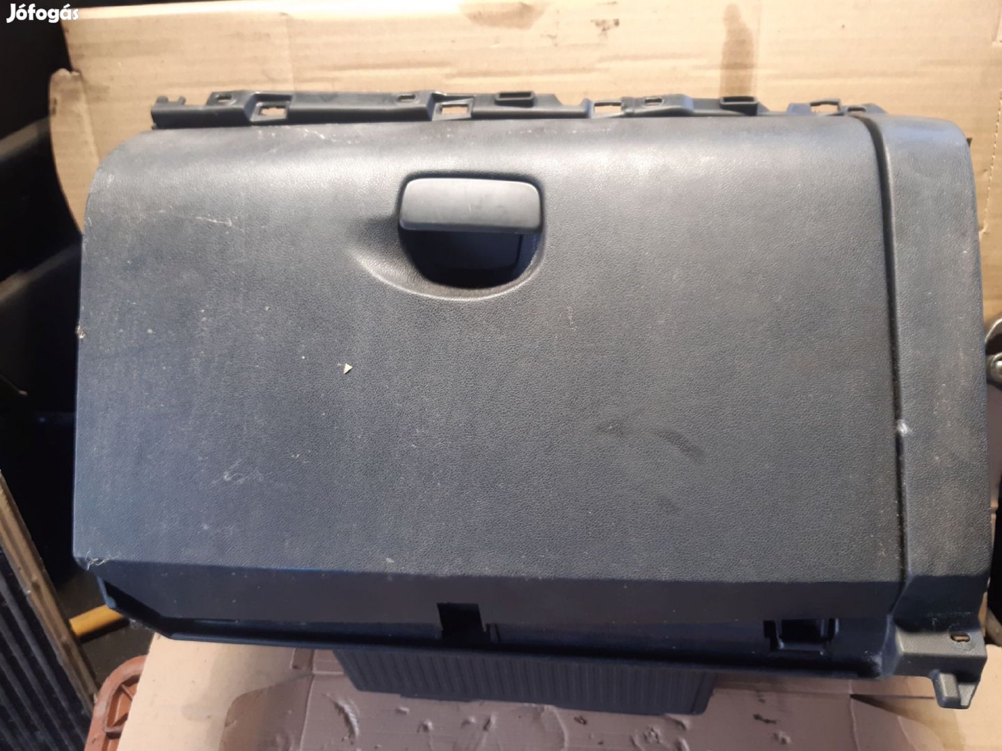 Renault Scenic III Kesztyűtartó