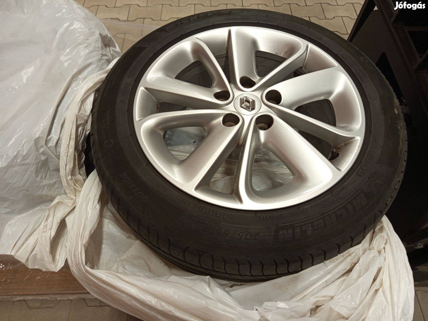 Renault Scenic III gyári alufelni 205/55/R17 nyári gumival