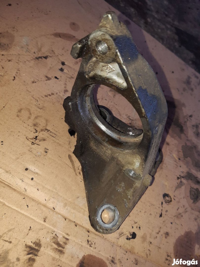 Renault Scenic II Jobb Féltengely Tartó Bak