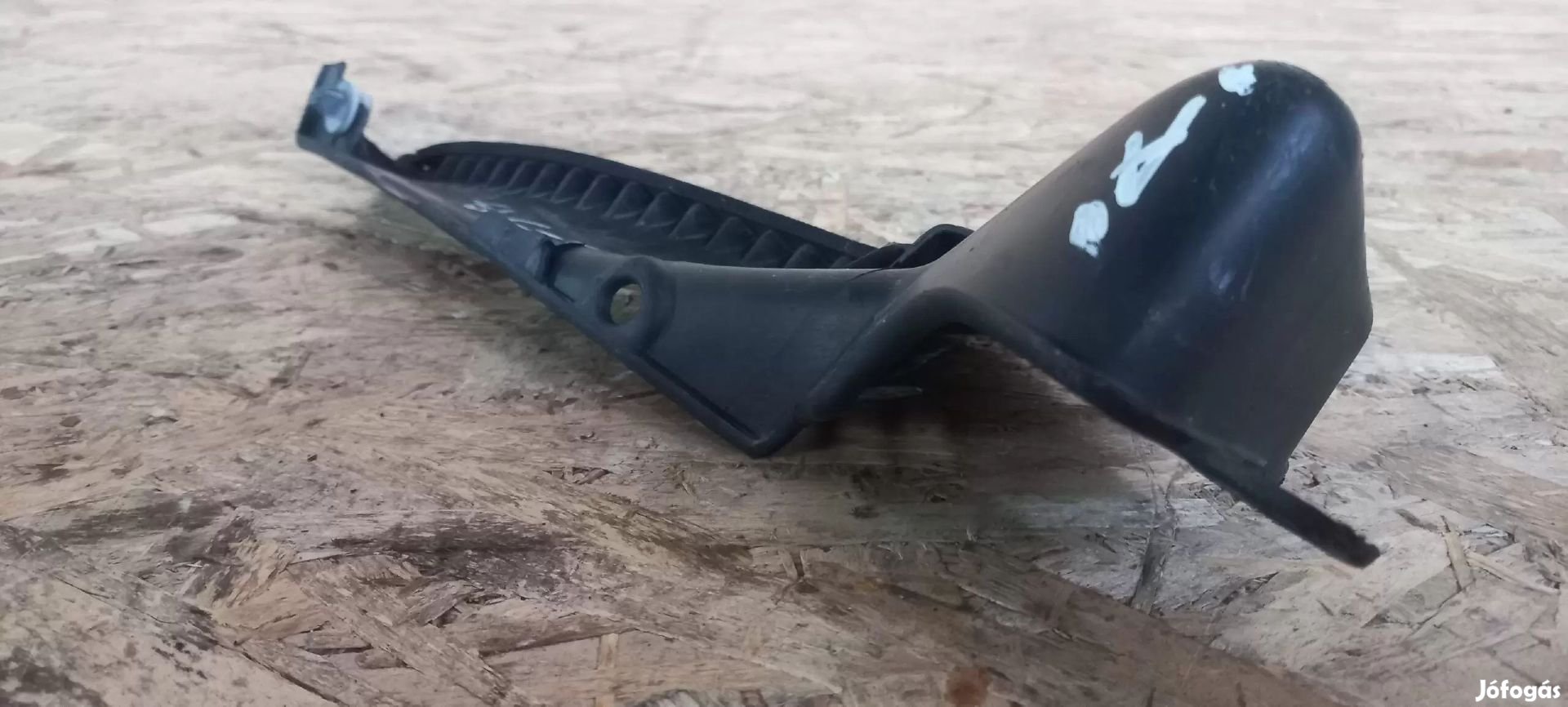 Renault TRAFIC 01-től bal első levélfogó műanyag takaró