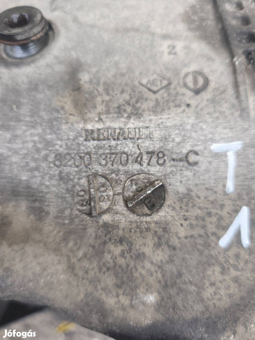 Renault Thalia 1.4 16 v olajteknő kartel 