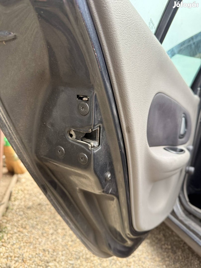 Renault Thalia I 1.2 16 V bal  hátsó ajtózár