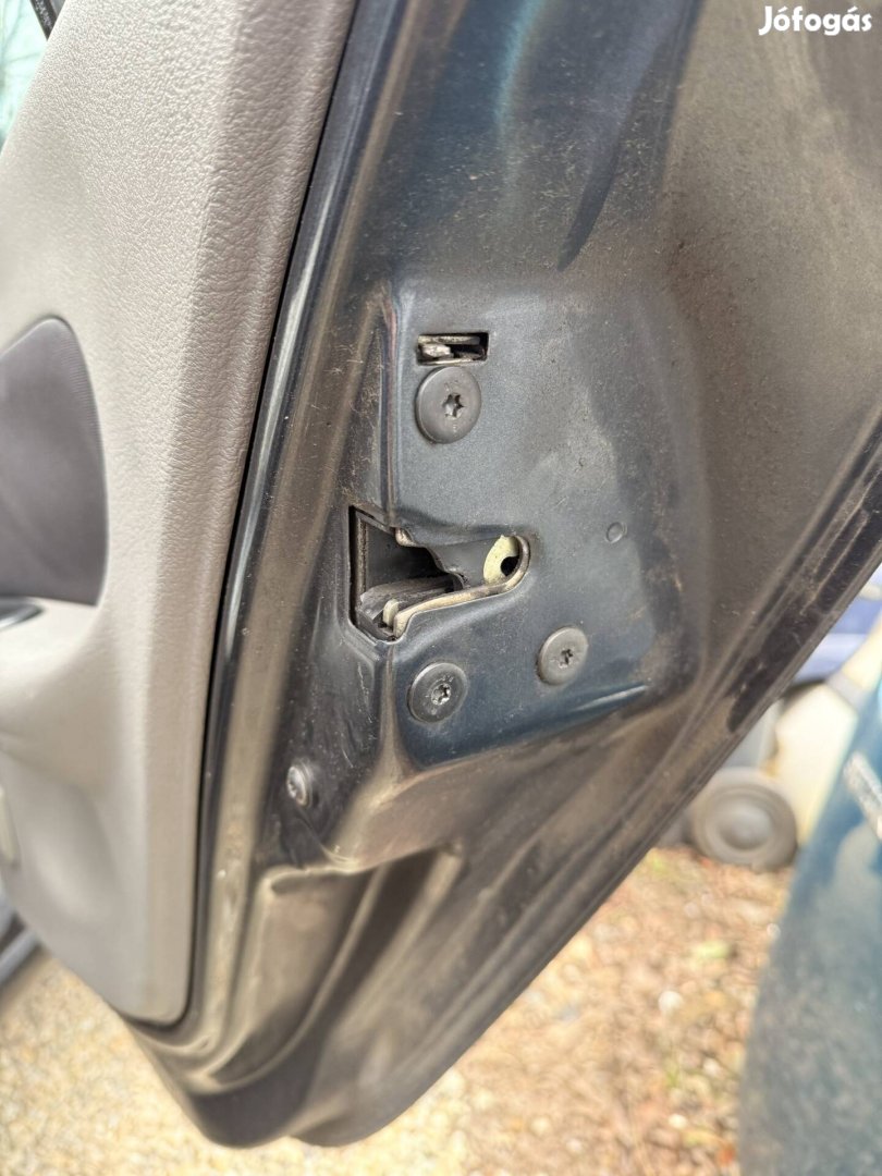 Renault Thalia I 1.2 16 V jobb hátsó ajtó zár 