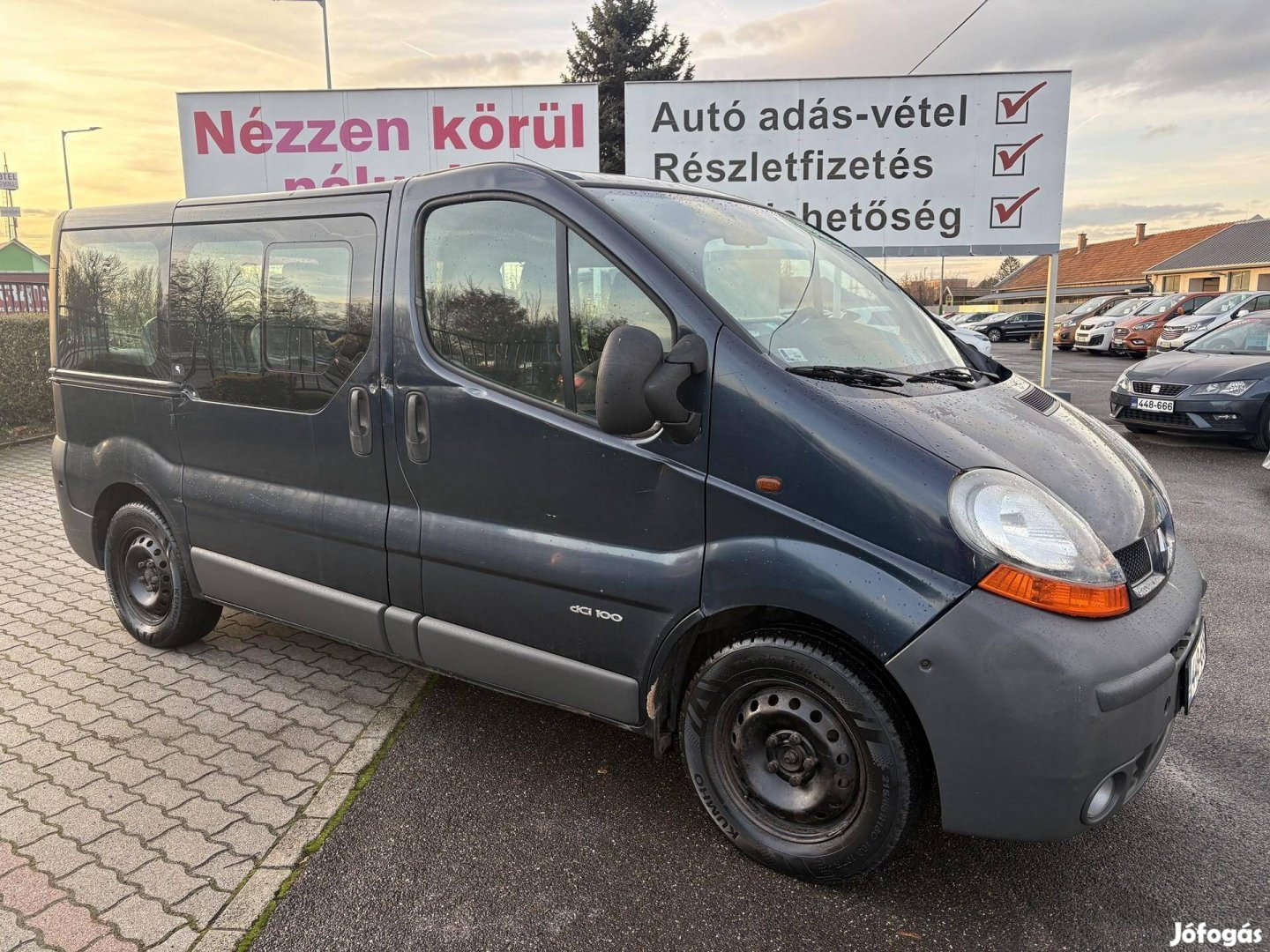 Renault Trafic 1.9 dCi L1H1 9 szem Busz