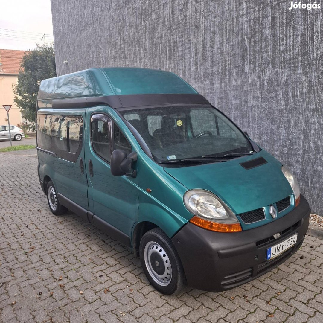 Renault Trafic 1.9 dCi L1H1 Komfort 9 fő