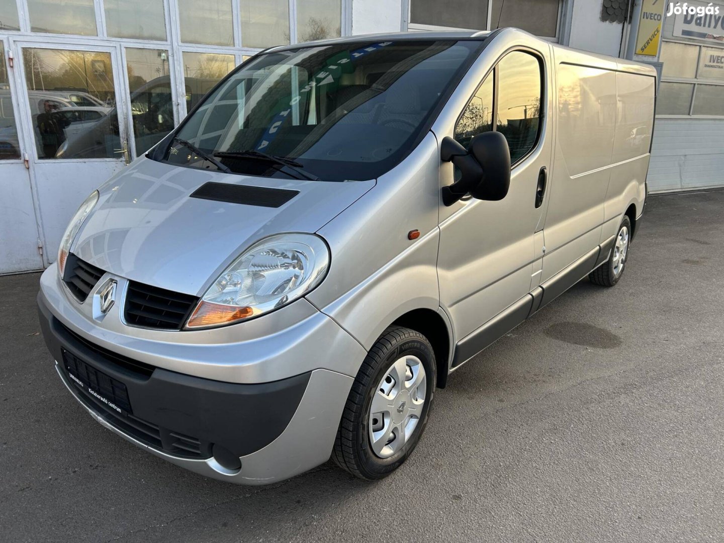 Renault Trafic 2.0 dCi L2H1 Business végig vez....