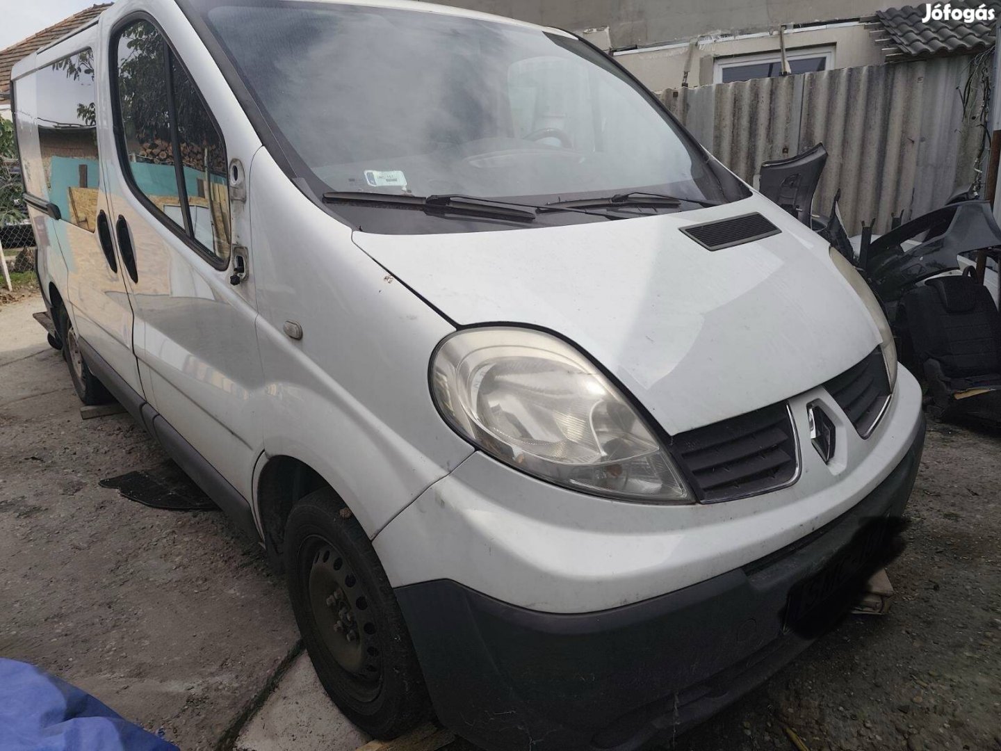 Renault Trafic 2.0dci bontásából alkatrész eladó 