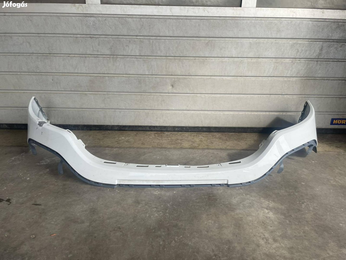 Renault Trafic 2.gen első lökhárító lökő felső rész 620223380R