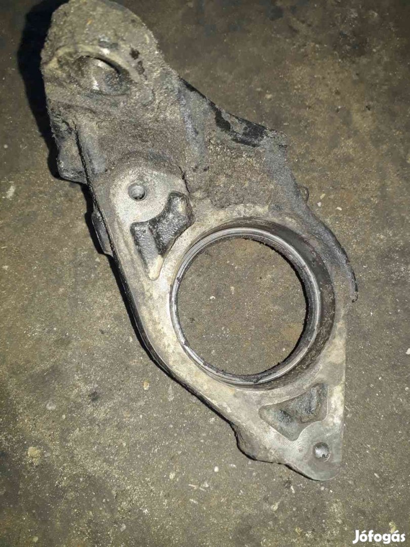 Renault Trafic Jobb Féltengely Tartó Bak