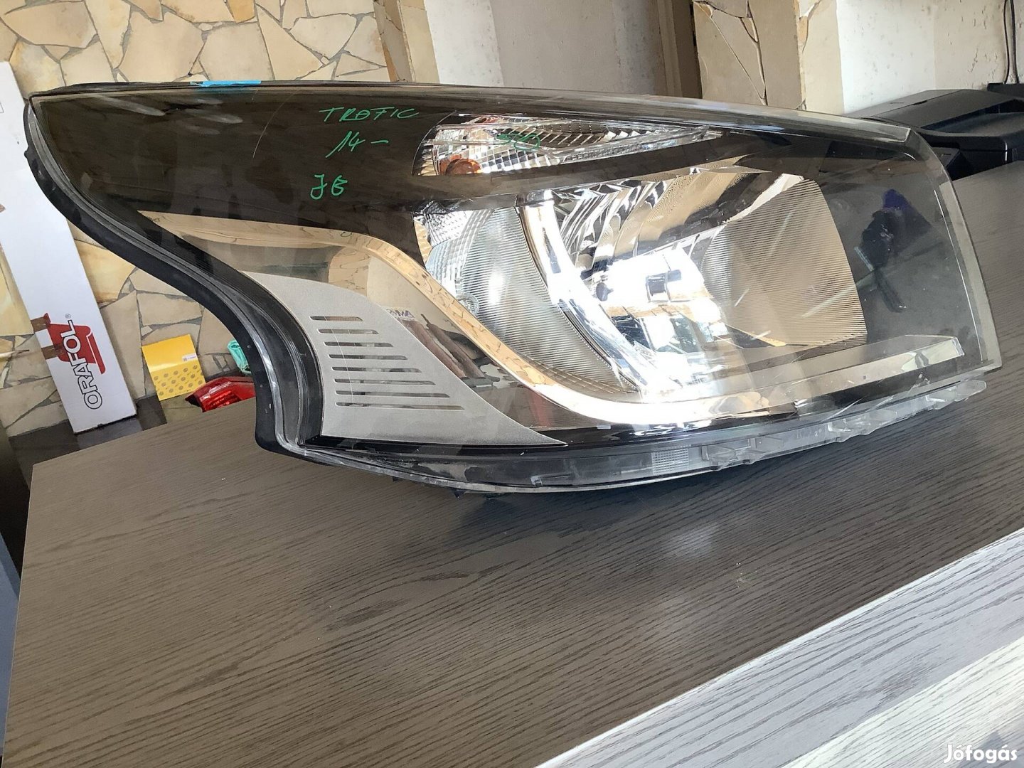 Renault Trafic jobb fényszóró