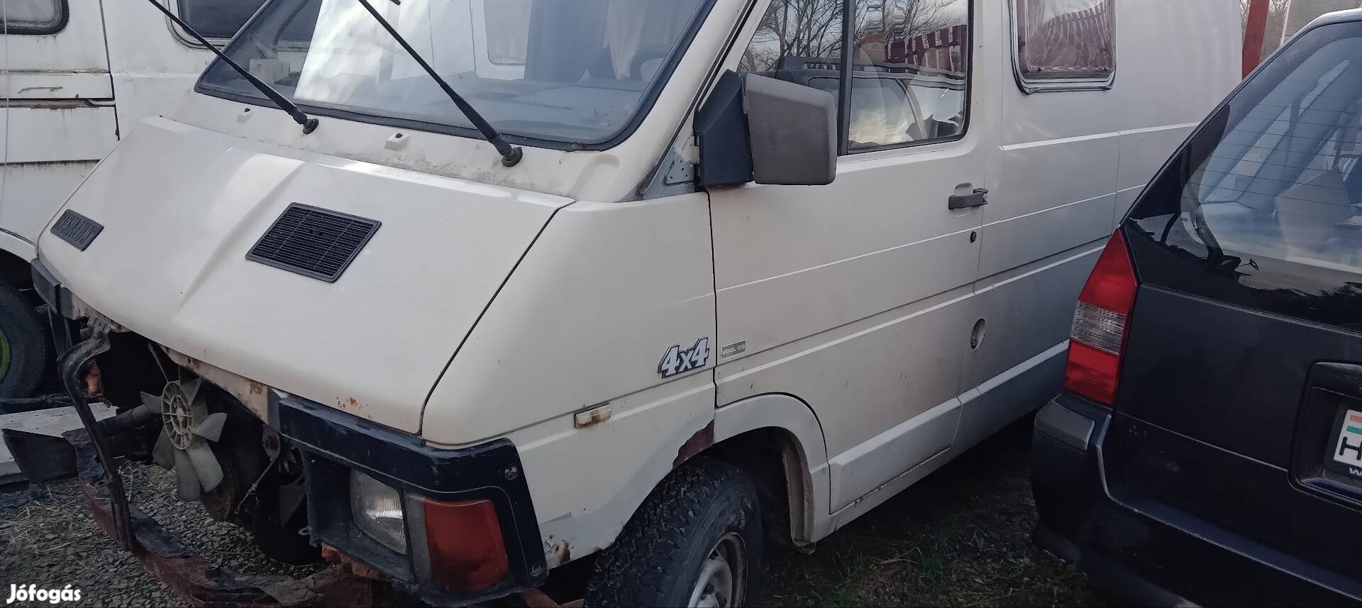 Renault Trafic lakóautó alkatrésznek