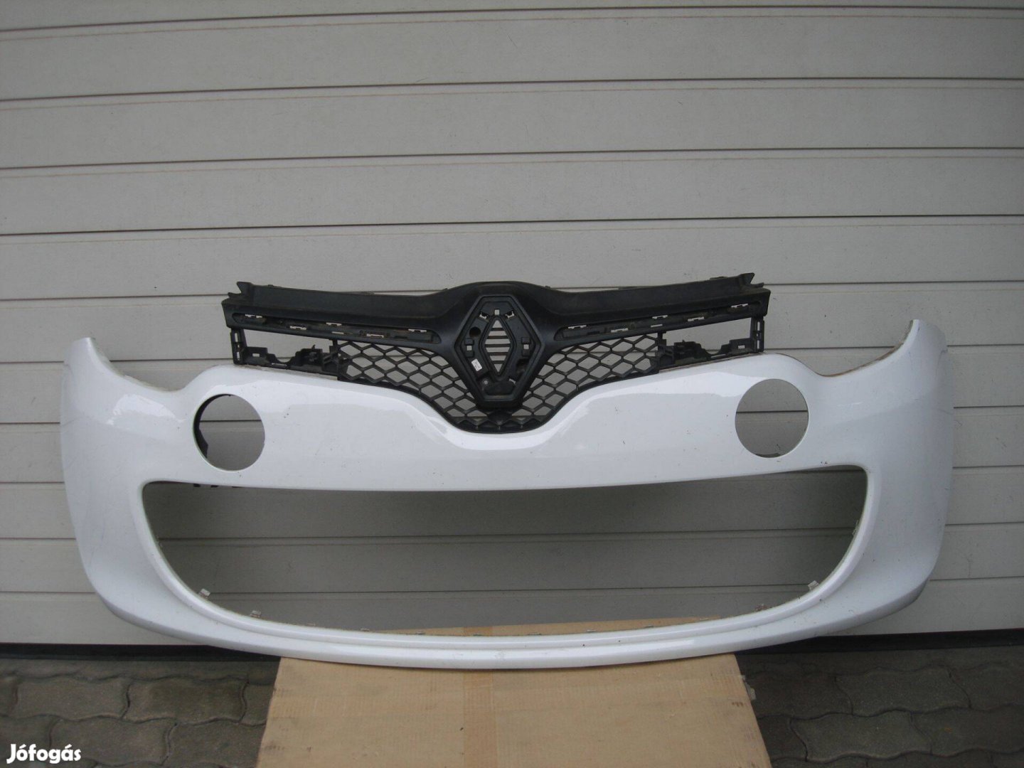 Renault Twingo III első lökhárító 620224441R 2014-től