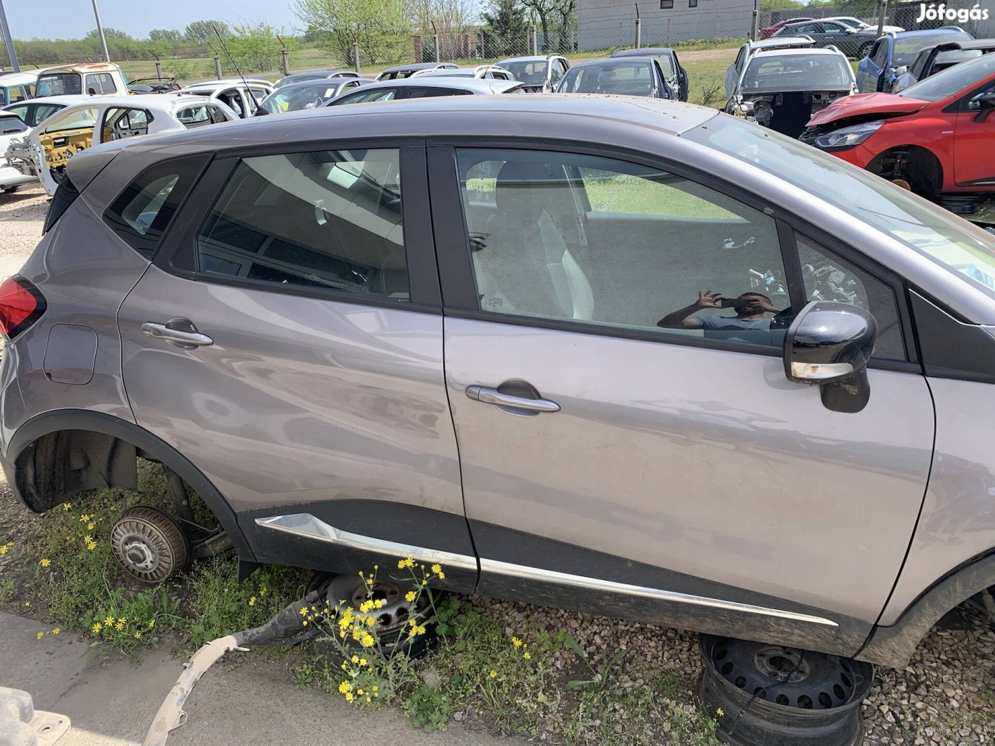 Renault captur bontott jármű