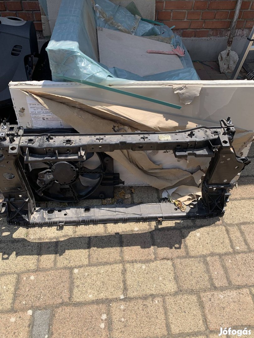 Renault clio 5 v homlokfal 