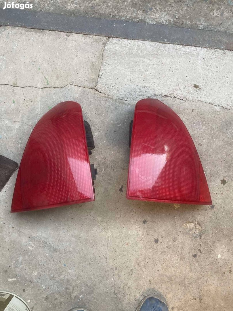 Renault clio hátsó lámpa