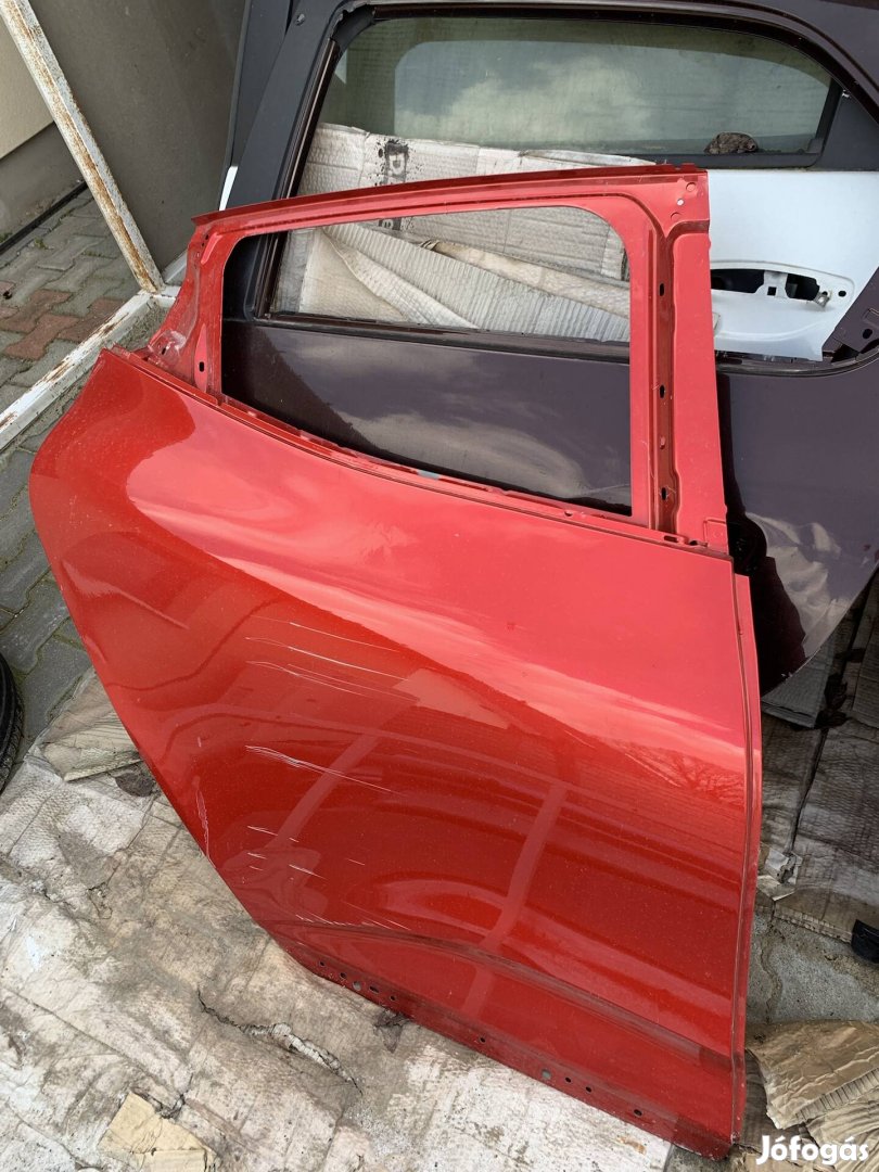 Renault clio v 5 jobb hátsó piros ajtó