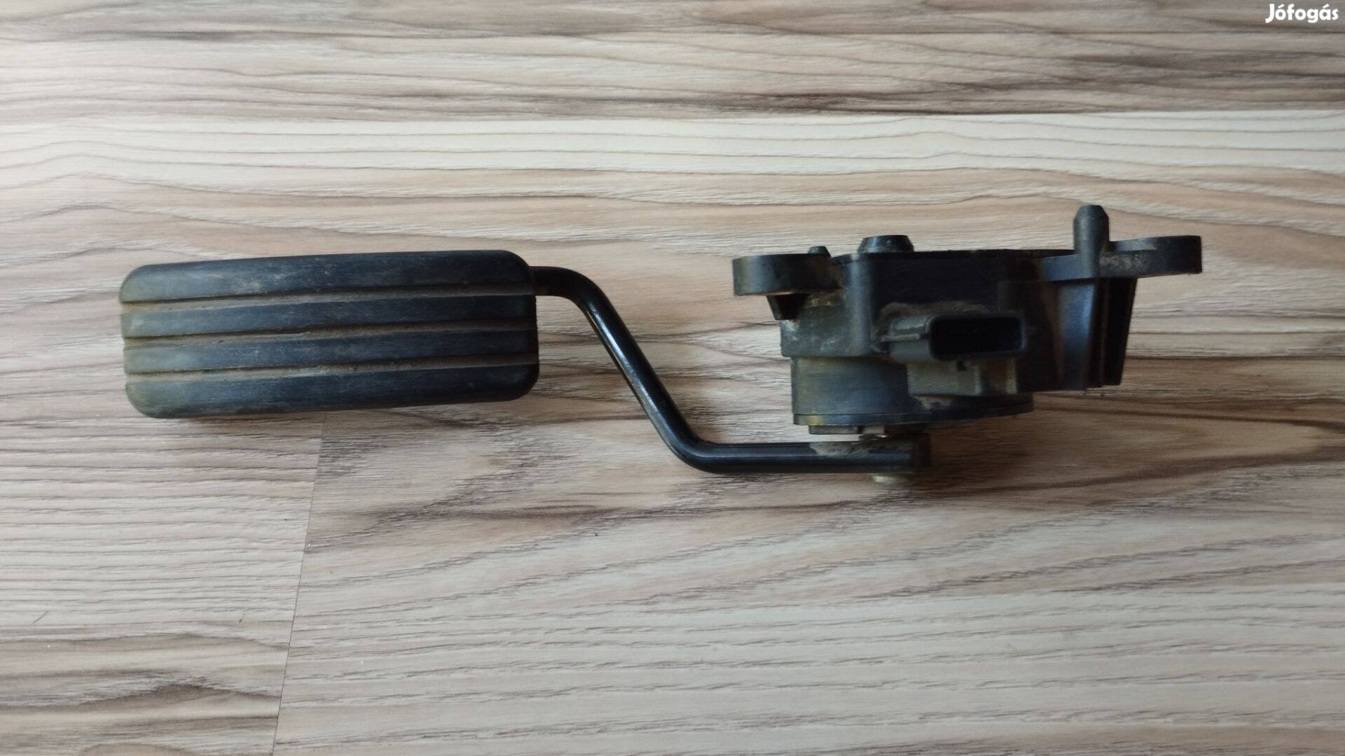 Renault elektromos gázpedál 8200159647
