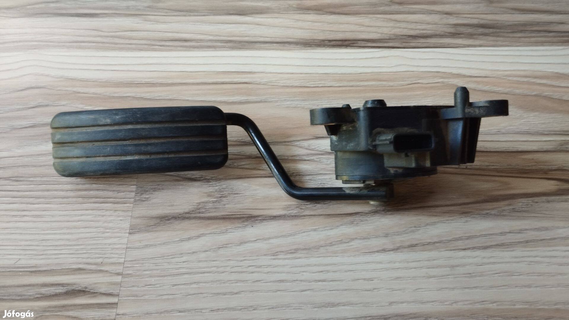 Renault elektromos gázpedál 8200159647